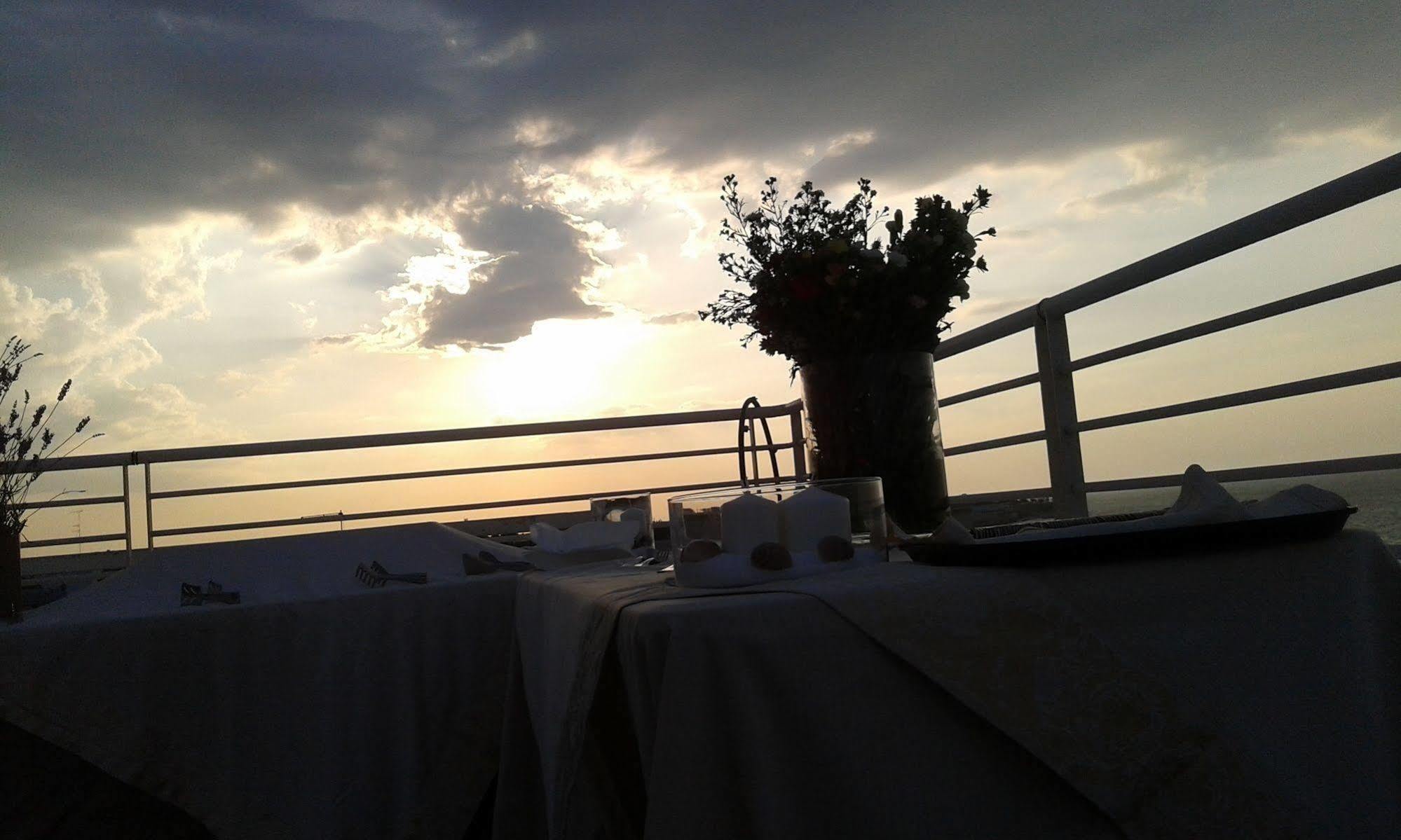Nicotel Bisceglie Buitenkant foto